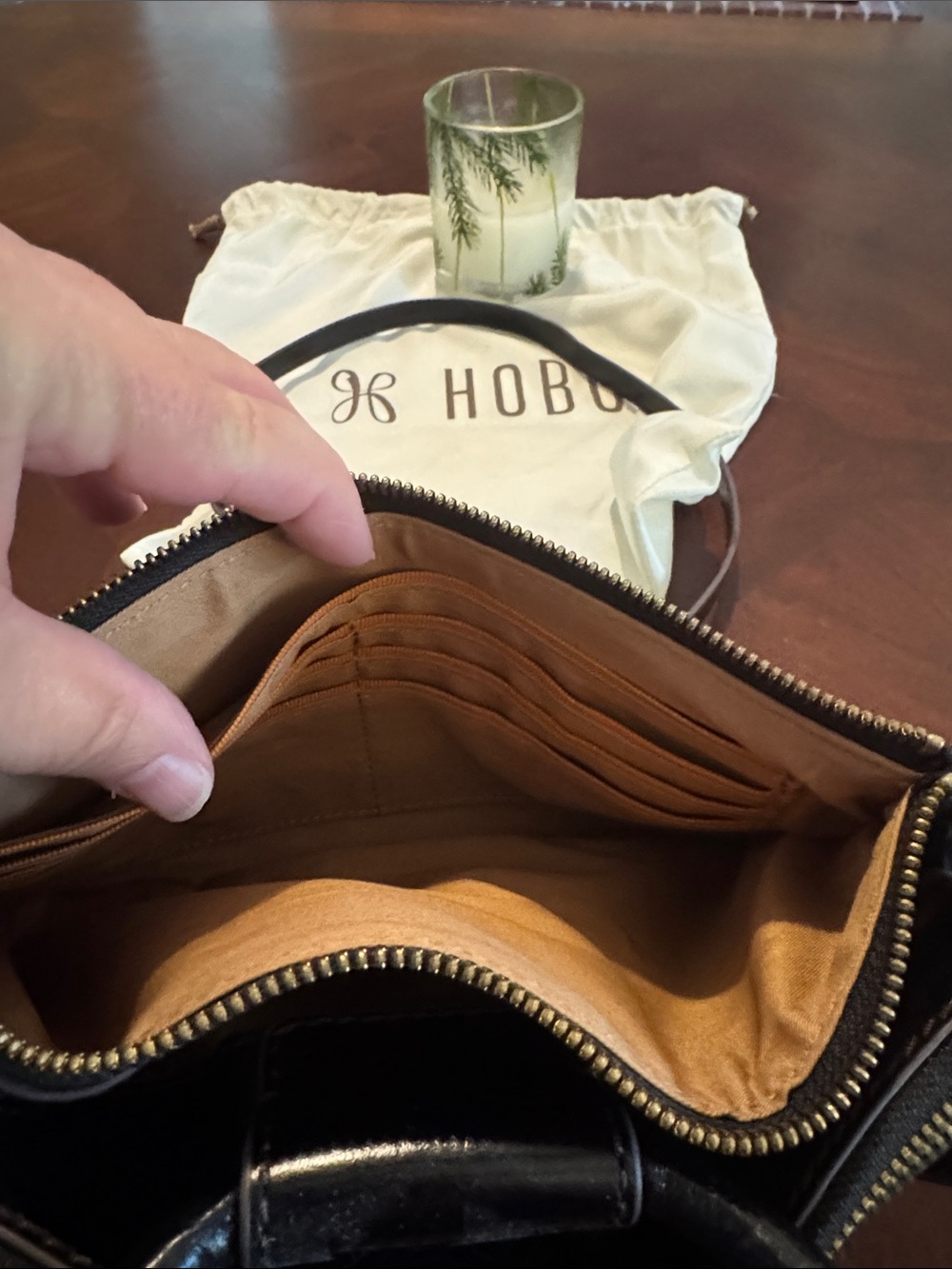 HOBO Black Leather Sable Crossbody - Excellent condition - Picture 6 of 10